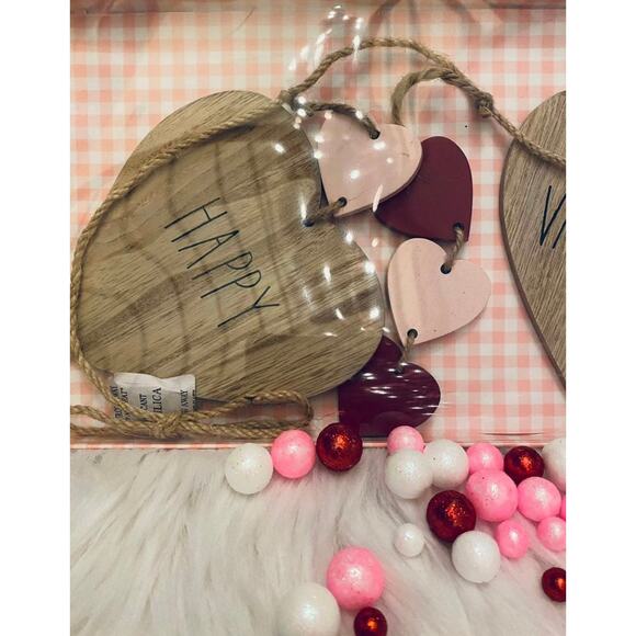 Rae Dunn Wood Heart Valentine Garland - Picture 4 of 4